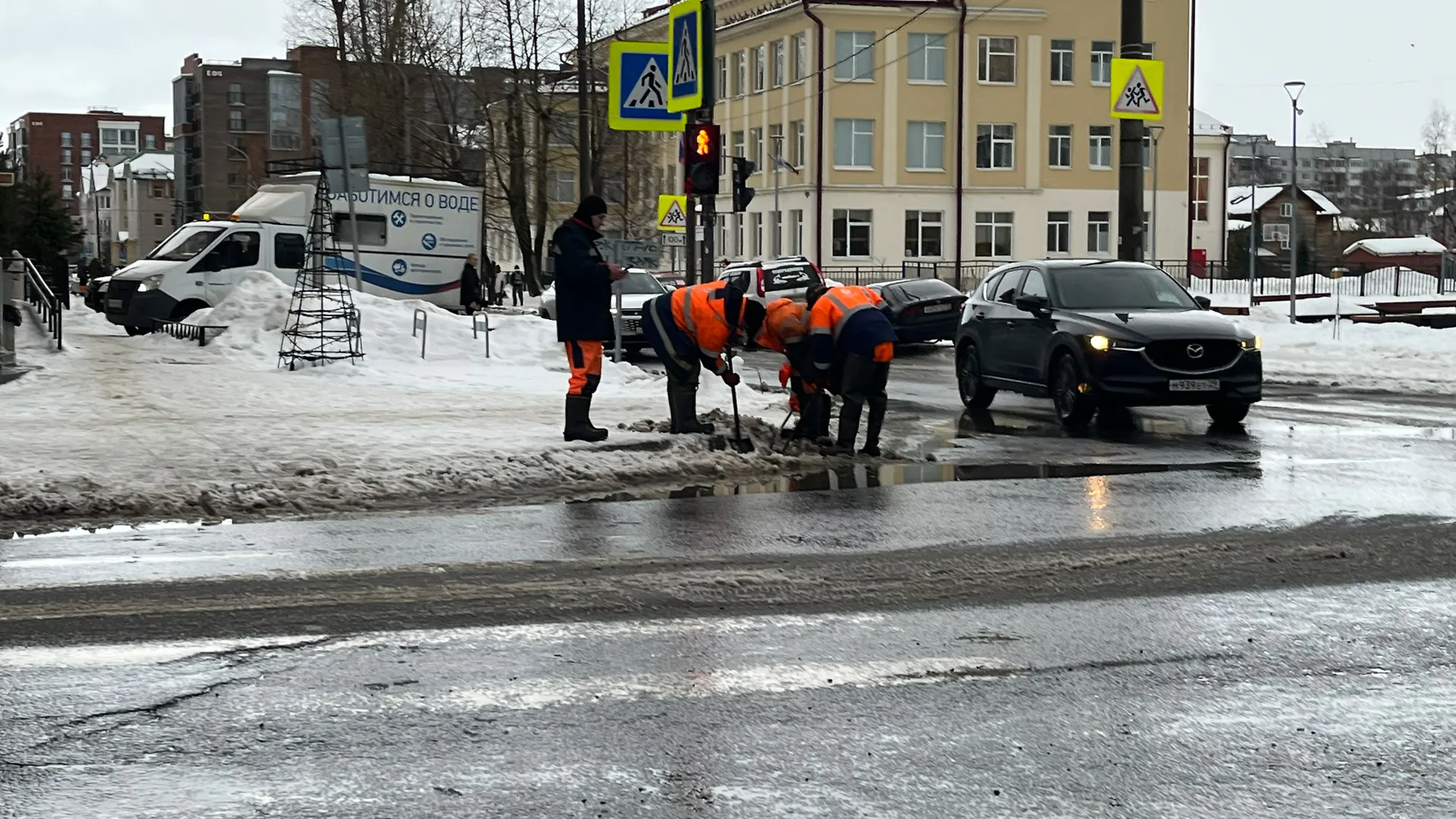 В Удмуртии дорожники приступили к ремонту асфальта, не дожидаясь тепла