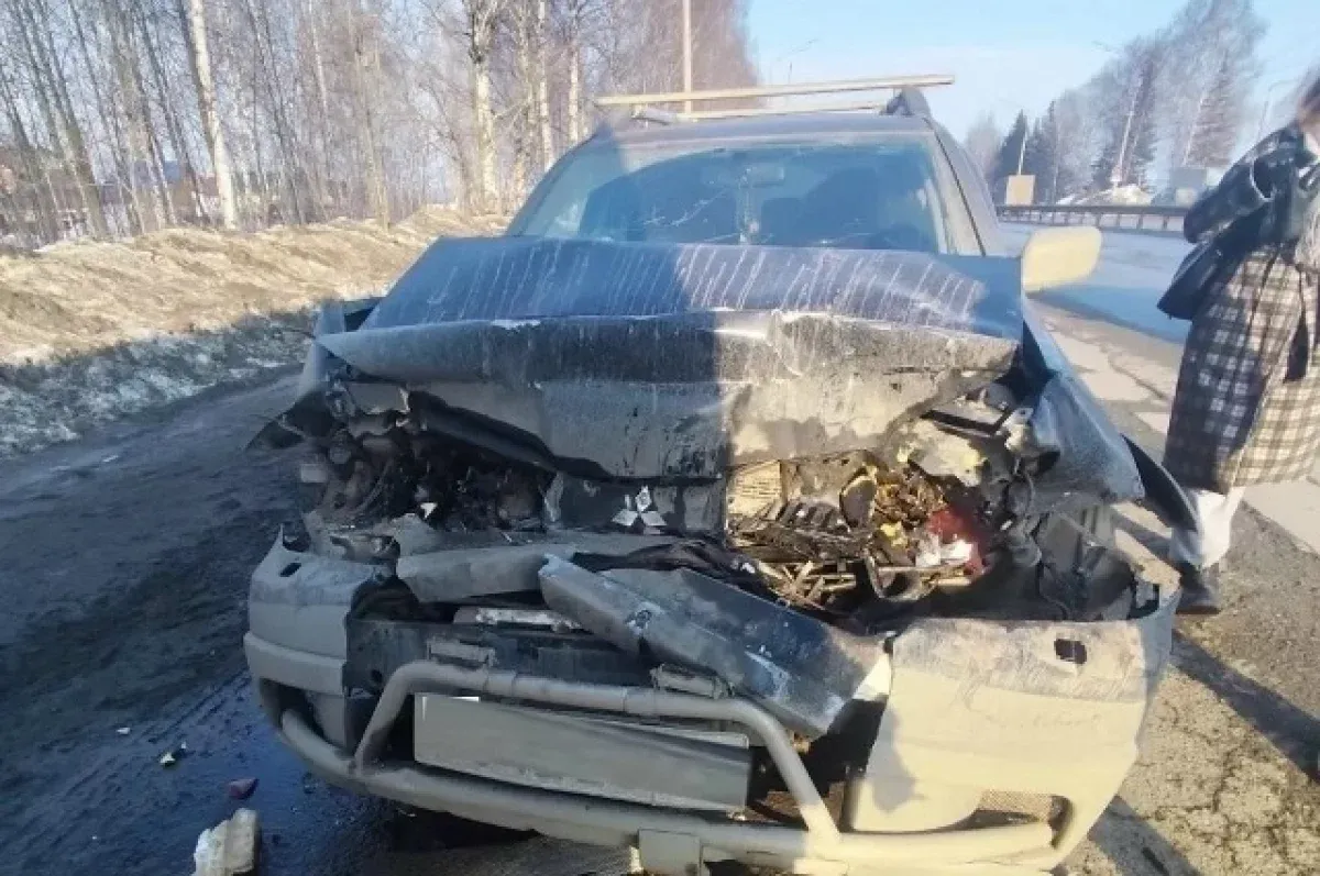 "Выпил после столкновения": в Удмуртии водитель иномарки нашел необычное оправдание ДТП с "КамАЗом"