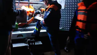 Спасатели Удмуртии спасли от переохлаждения двух мужчин на Каме