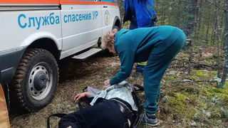 75-летнему мужчине из Удмуртии стало плохо во время сбора грибов в лесу