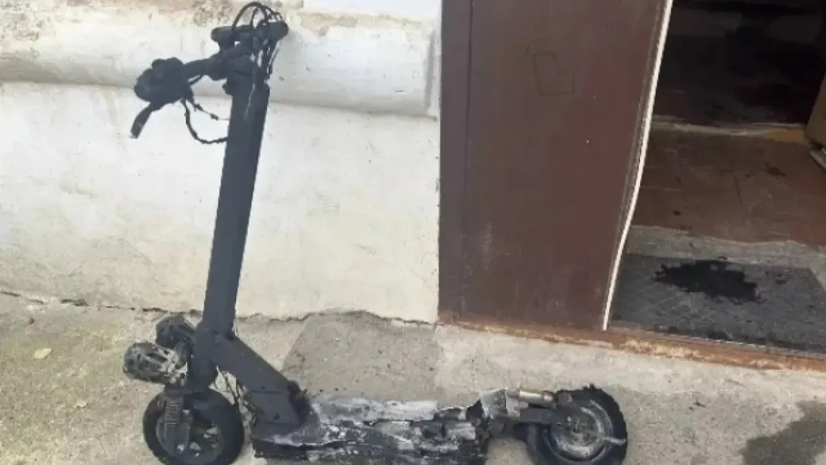 Хлопок аккумулятора электросамоката выбил окна в доме в Удмуртии