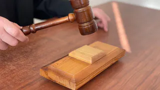 Суд в Удмуртии обязал власти дать квартиру мужчине из аварийного дома
