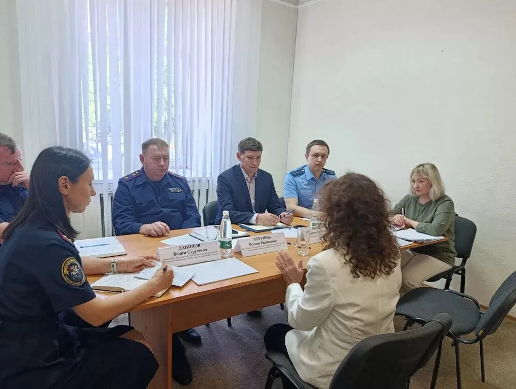 Главный следователь Удмуртии и омбудсмен встретились с жителями Глазова