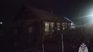 Семейная пара чуть не сгорела заживо на пожаре в Удмуртии