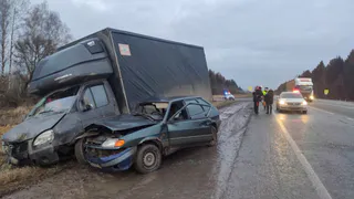 На трассе в Удмуртии погиб водитель легковушки