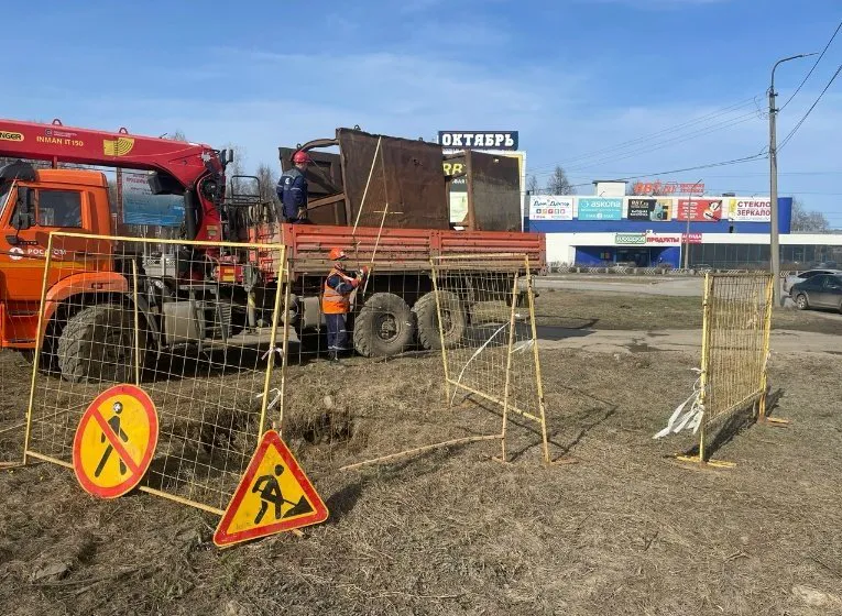 Авария на коллекторе парализовала работу стоков в Глазове