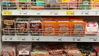 Роскачество огласило 15 марок сосисок из чистого мяса, которые можно спокойно брать без опасений