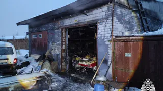 Три мотоцикла спасли на пожаре в Удмуртии