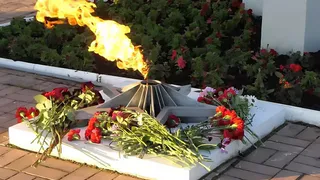 Вечный огонь на Монументе Победы в Глазове зажгут 6 мая