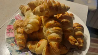 Беру пачку творога и кручу рогалики: вкуснее покупных круассанов и пироженных из кофейни