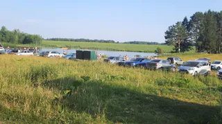 С пляжа в Глазовском районе украли несколько скамеек и урну