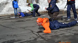 Команда Глазовского медучилища завоевала серебро на республиканской военно-медицинской эстафете