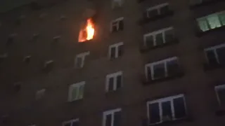 В Глазове на улице Пряженникова, 25 накануне эвакуировали 30 человек из-за пожара в квартире