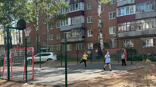 Во дворе дома Кирова,7 появилась спортплощадка для детей