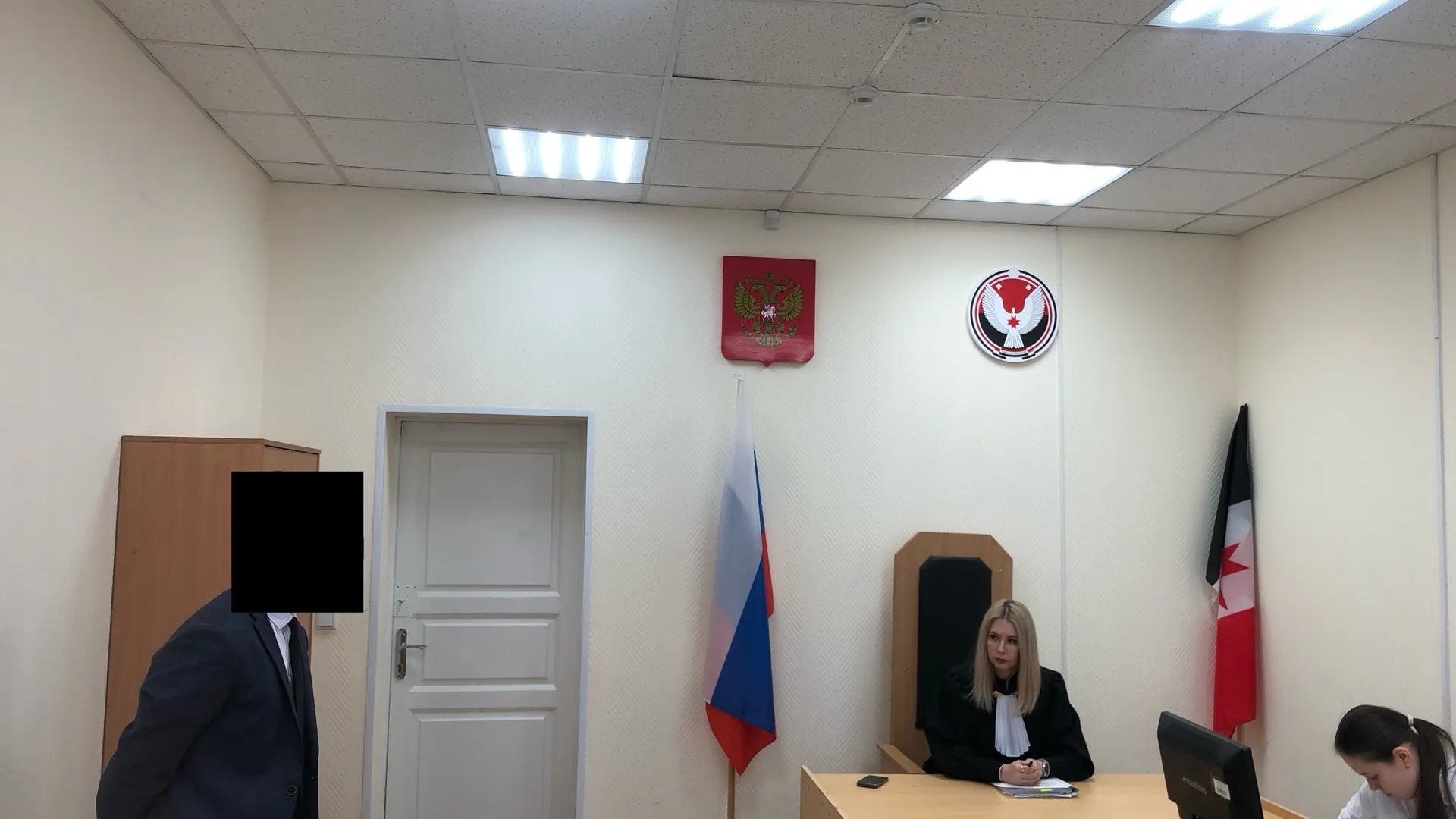 В Глазове подросток украл части самоката, но избежал наказания