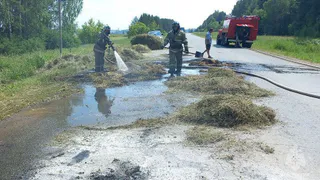 В Удмуртии загорелся прицеп с сеном