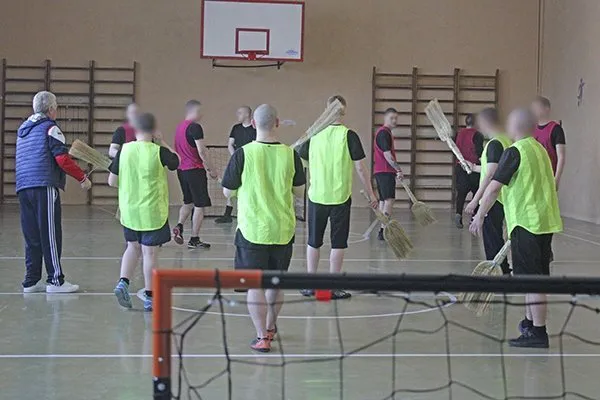 Воспитанников колонии в Удмуртии обучили национальной игре чужонбол