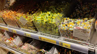 Купила в "Красном&Белом" шикарные конфеты: такие и подарить не стыдно. Армянский шоколад с неожиданной начинкой за копейки