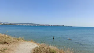 На наш Юг больше ни ногой, нашла идеальное место: вода теплая, не грубят и в 2 раза дешевле, чем в Абхазии