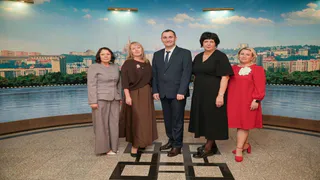 Педагогов Глазова наградили премиями ко Дню учителя в Ижевске