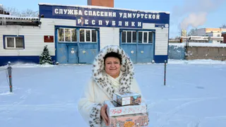 Учебное заведение в Глазове поздравило пожарных и спасателей Республики с Новым годом