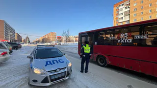 Инспектор ГАИ поставил точку: можно ли останавливаться на автобусной остановке, чтобы высадить пассажира