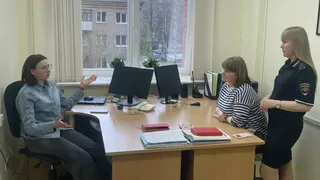 В Удмуртии полицейские и общественники провели горячую линию в рамках антинаркотической акции