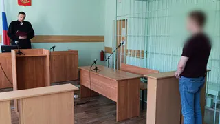 Глазовчанин проглотил сверток с наркотиками во время задержания его полицией