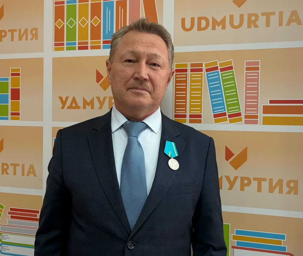 В Удмуртии вручили медаль Пушкина издателю Юрию Кузнецову