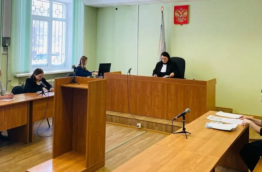 В Глазове воспитатель оспаривает увольнение по сокращению штата в суде