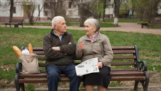 Россияне после 60 лет переезжают в эту страну и живут на свою пенсию, ни в чем себе не отказывают
