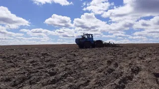В полях Глазовского района кипит работа