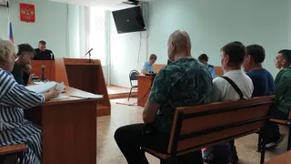 Суд прекратил уголовное дело четырёх глазовчан, похитивших топливо