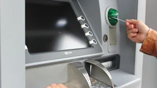 Какие льготы по карте «Мир» заработают для российских пенсионеров с апреля