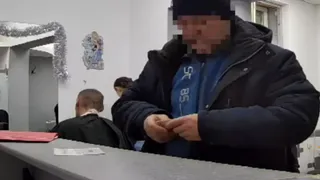 В Удмуртии мужчина украл деньги из парикмахерской