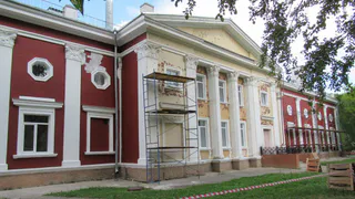 Здание бывшего кинотеатра «Родина» меняет облик