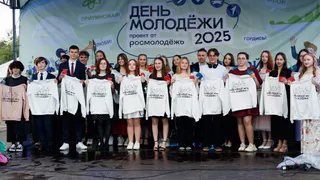 28 глазовских выпускников закончили школы с медалью