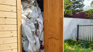 Не стираю и не выбрасываю: вот что придумала из дачной "нетканки" - муж все не нарадуется