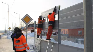 Деревню Каменное в Удмуртии отгородили шумозащитными экранами