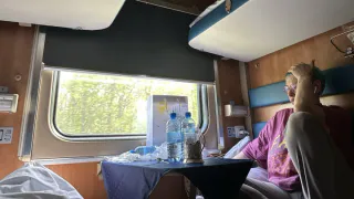 Полка сверху, больная спина и откровенный разговор, ради которого стоило сесть не в свой поезд — реальная история РЖД