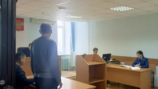 Житель Глазова получил 200 часов обязательных работ за грабеж у подземного перехода