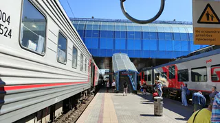 «Я купила нижнюю полку, а вы лежите наверху, раз такие бедные» – пассажирка жестко осадила своего попутчика сверху