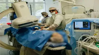 В Глазове проводят эмболизацию артерий колена при остеоартрозе по ОМС