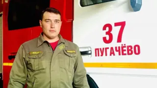 В Удмуртии пожарный в свой выходной спас подростка из огня
