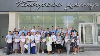 Глазовчанам вручили удостоверения о внесении их имен на городскую Доску Почета