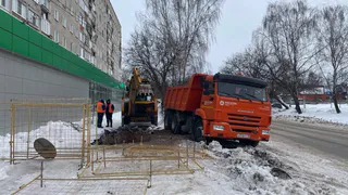 В Глазове приступили к замене поврежденного участка водопровода на улице Сибирской