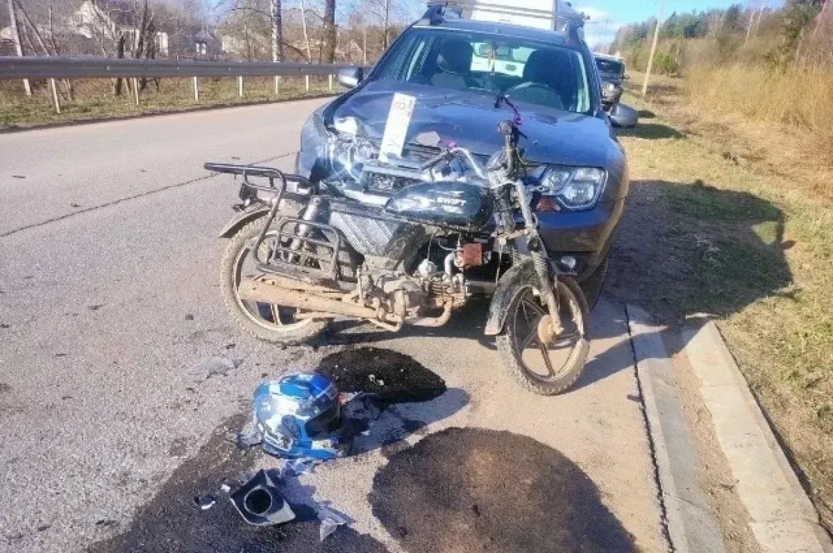 Двое подростков попали в больницу после ДТП с мопедом и иномаркой в Удмуртии