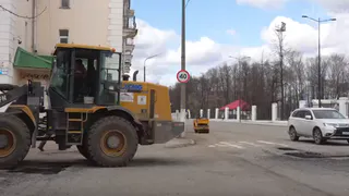В Глазове продолжается ямочный ремонт дорог