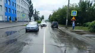Водитель "Фольксвагена" сбил пешехода на зебре в Удмуртии 