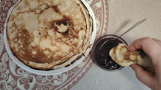 Блины на Масленицу жарить больше не модно: новое актуальное блюдо захватывает кухни россиян